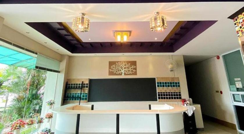 Creston Grand Hotel Suphanburi Extérieur photo