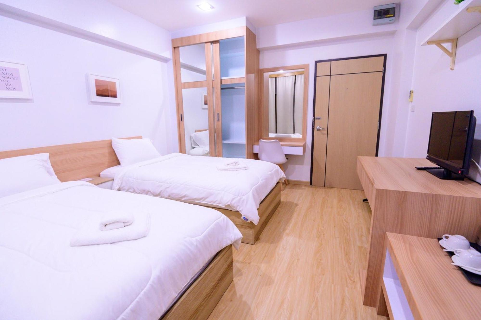 Creston Grand Hotel Suphanburi Extérieur photo