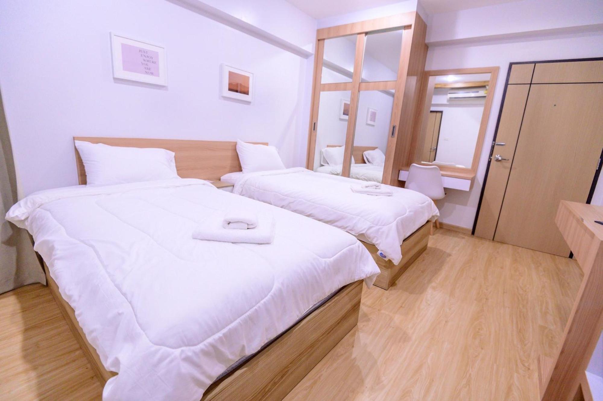 Creston Grand Hotel Suphanburi Extérieur photo
