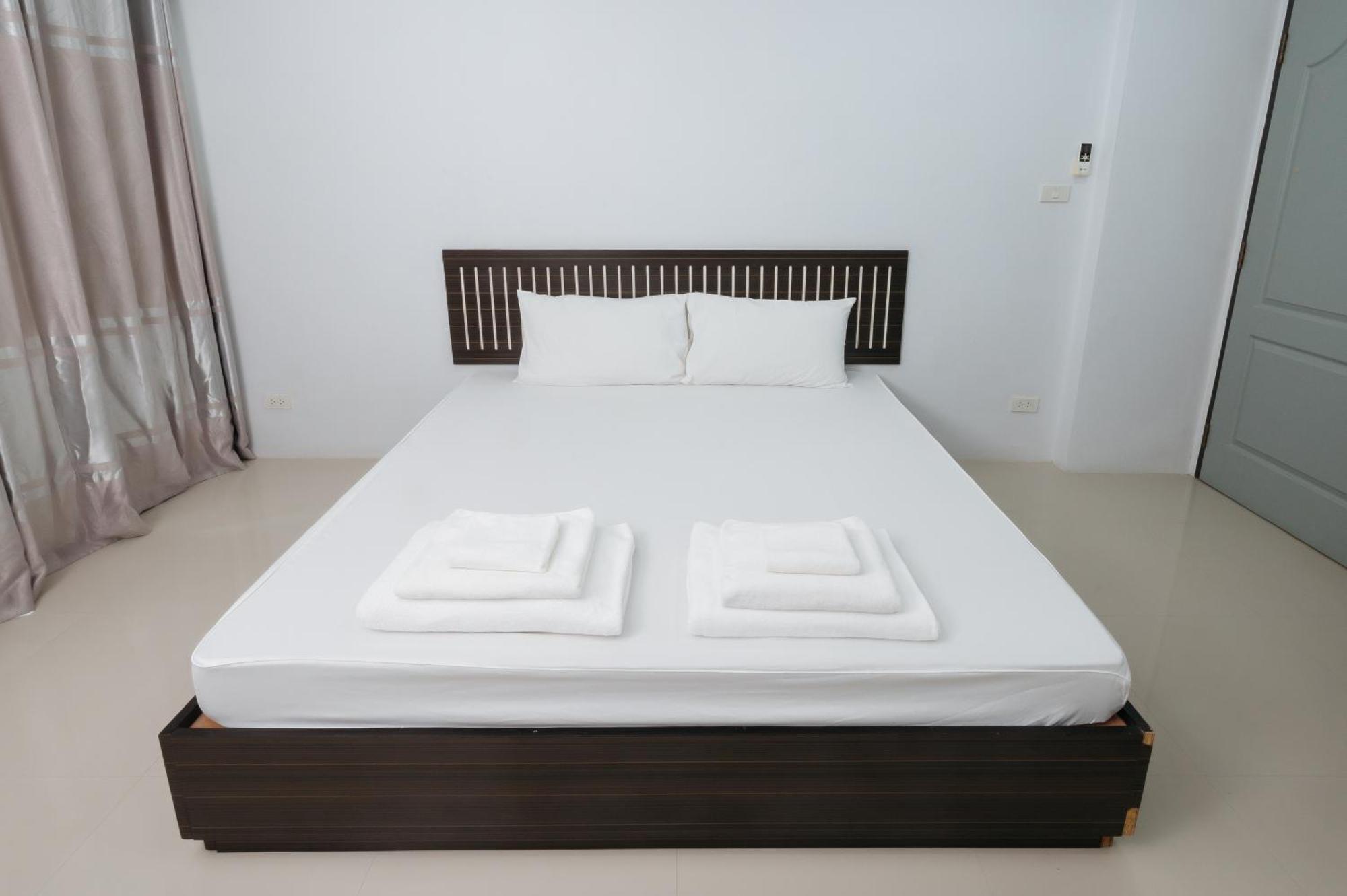 Creston Grand Hotel Suphanburi Extérieur photo