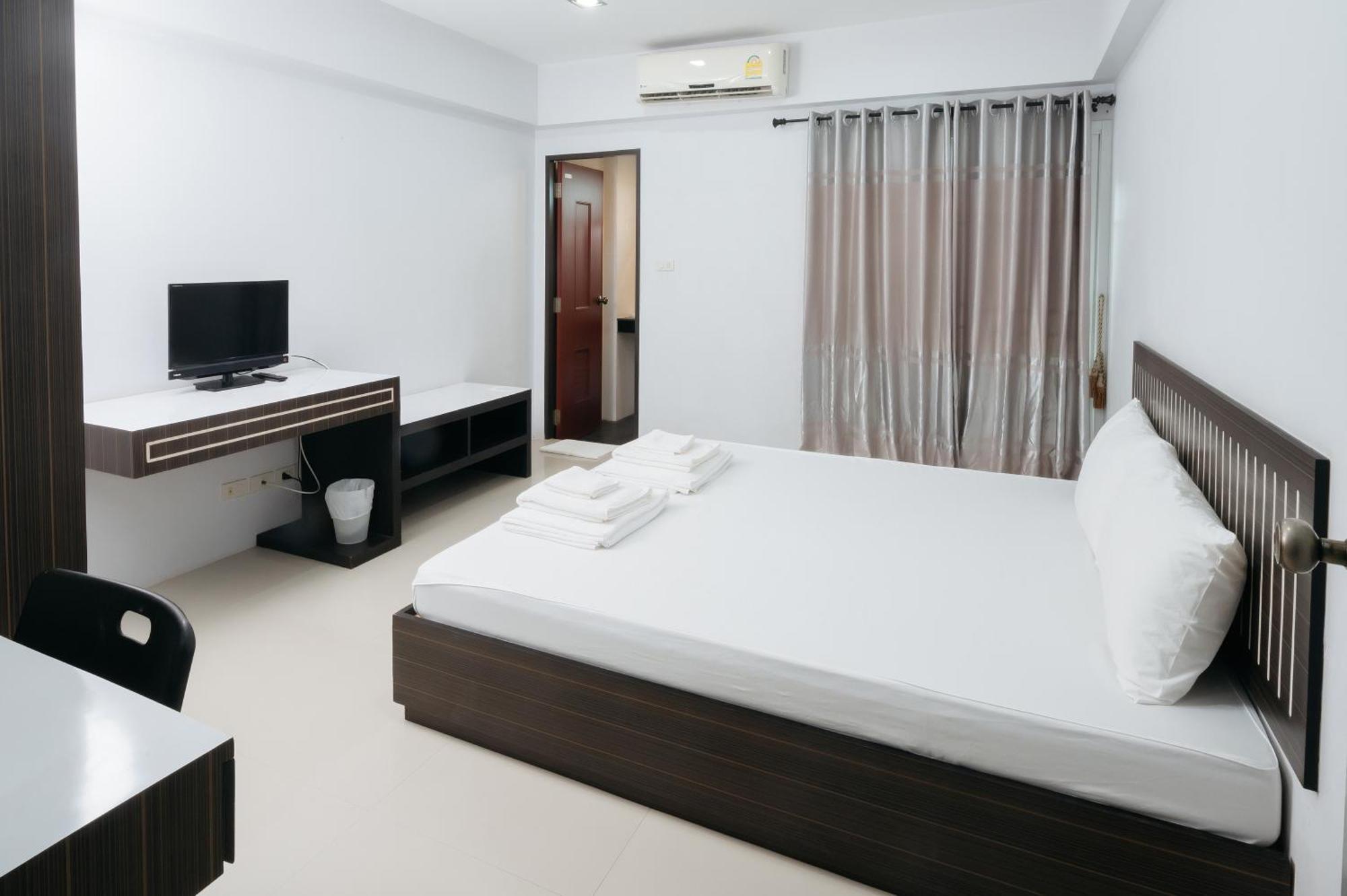 Creston Grand Hotel Suphanburi Extérieur photo