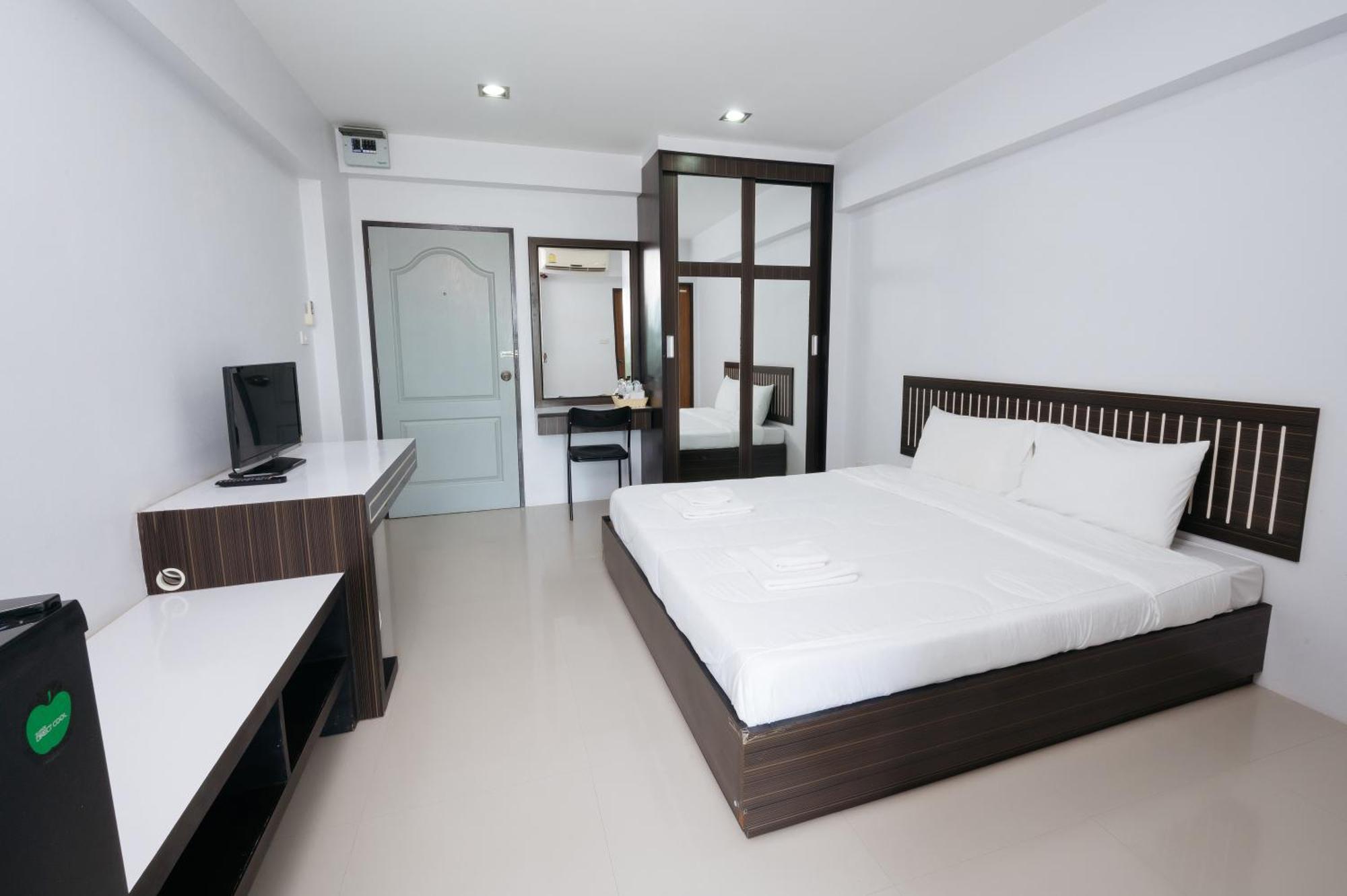 Creston Grand Hotel Suphanburi Extérieur photo