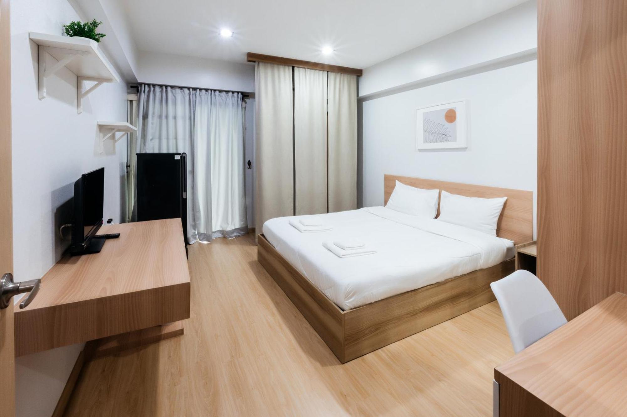 Creston Grand Hotel Suphanburi Extérieur photo
