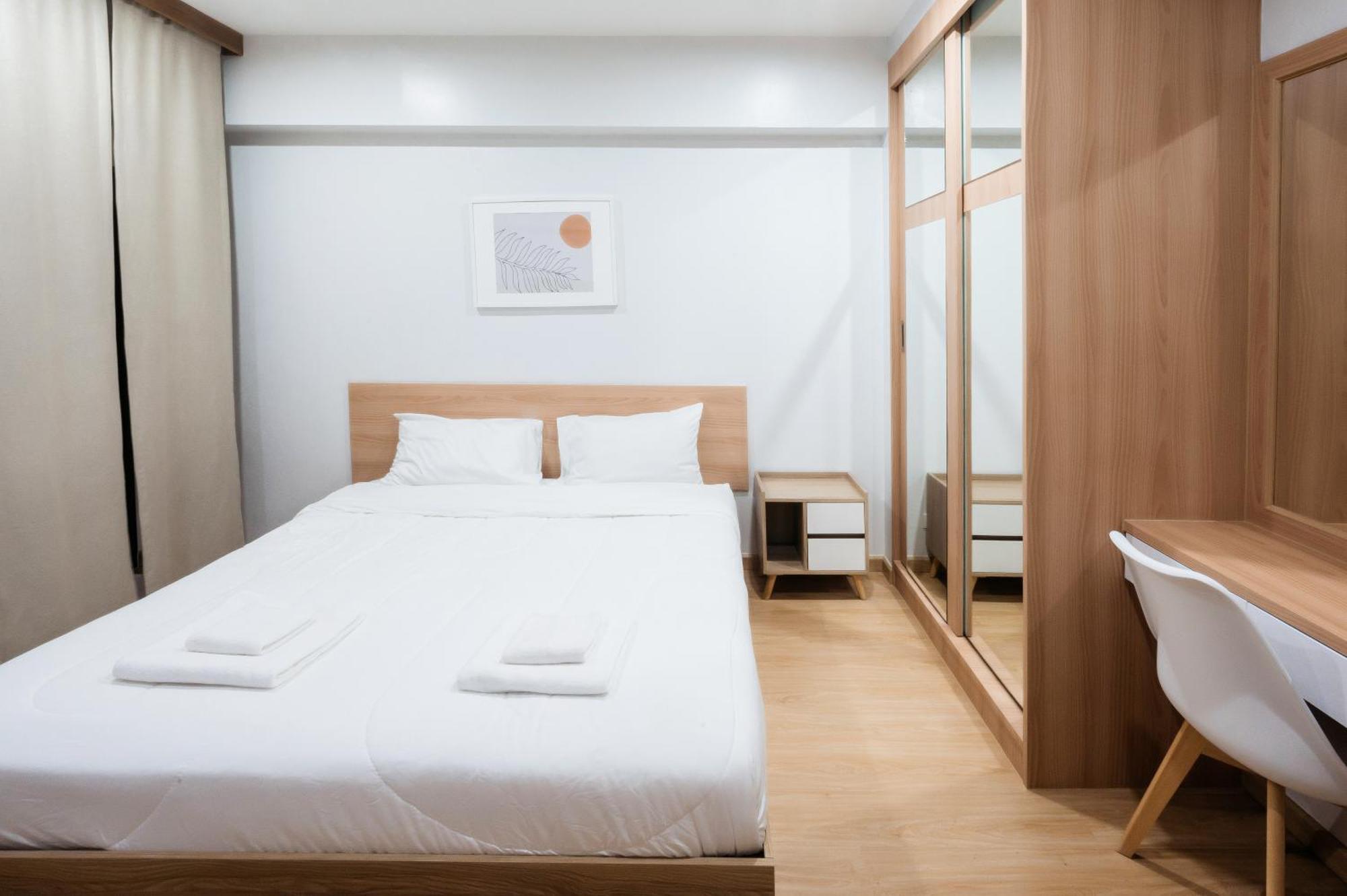 Creston Grand Hotel Suphanburi Extérieur photo