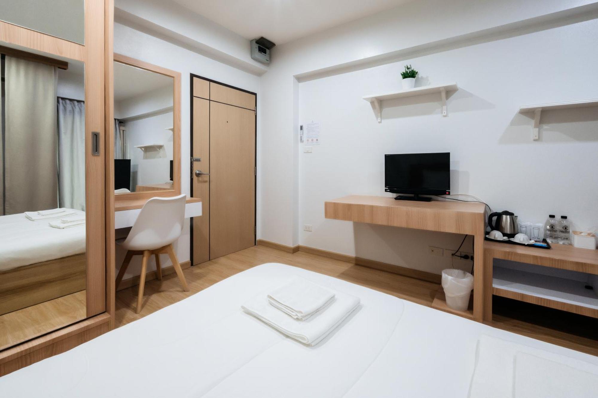 Creston Grand Hotel Suphanburi Extérieur photo